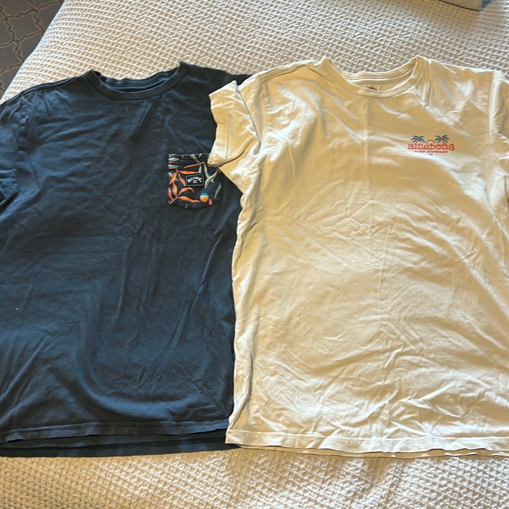 2 Billabong boys large t-shirts